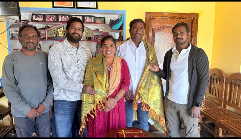 సర్పంచ్ కు ఎన్నారై ఘన సన్మానం….