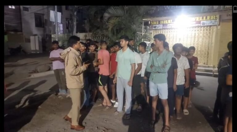 అల్వాల్ సిటిజన్ కాలనీలో హాస్టల్‌లో అగ్నిప్రమాదం.ఏసీలు బ్లాస్ట్…ఊపిరాడక ఆరుగురు విద్యార్థులు అస్వస్థత నాలుగు,అంబులెన్సులు, ఒక ఫైర్ ఇంజన్‌తో సహాయక చర్యలు….