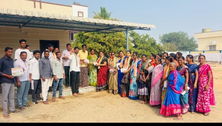 15వ వార్డు అభివృద్ధి లక్ష్యంగా మీ ముందుకు వస్తున్న నన్ను ఆశీర్వదించి నన్ను గెలిపించండి*  *చేతి గుర్తుపై మీ ఓటు వేసి నన్ను భారీ మెజార్టీతో గెలిపించండి*  *మీ వాడిగా మీ ఇంటివాడిగా ఉంటూ వార్డు సమస్యలన్నీ పరిష్కరిస్తా – 15వ వార్డు కౌన్సిలర్ అభ్యర్థి పుల్కం రాజు….