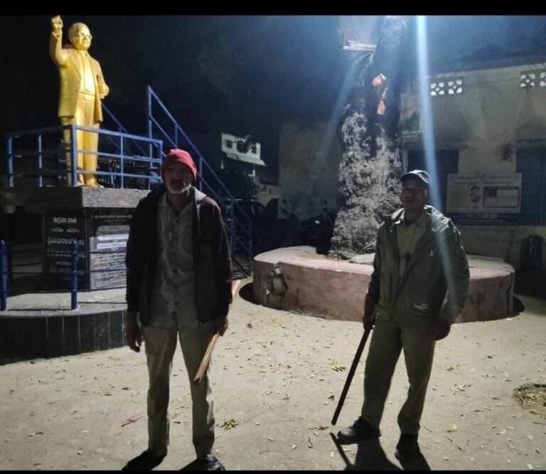 దొంగతనాల భయంతో గుగ్గిళ్లలో రాత్రి కాపలాగా గోరుకలుప్రతి ఇంటి నుంచి చందా…గ్రామ రక్షణకు ఇద్దరు గోరుకలు నియామకం….