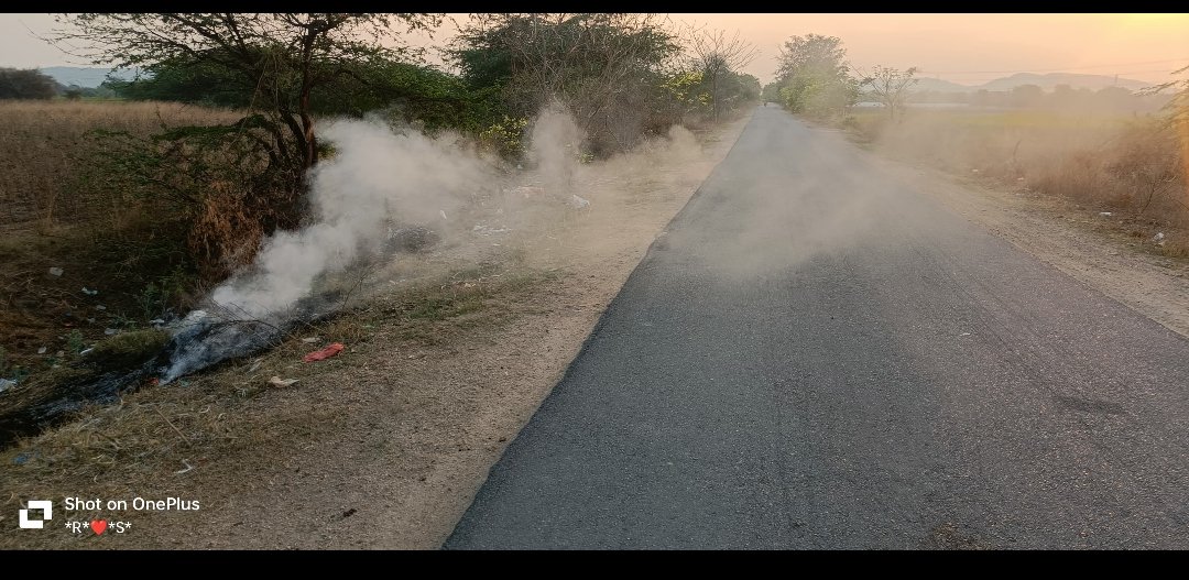 పట్టించుకోని అధికారులు..!చెత్త కుప్పలు వేయడం…రాత్రి సమయంలో కాల్చివేయడం–ప్రమాదాలకు నిలయం…