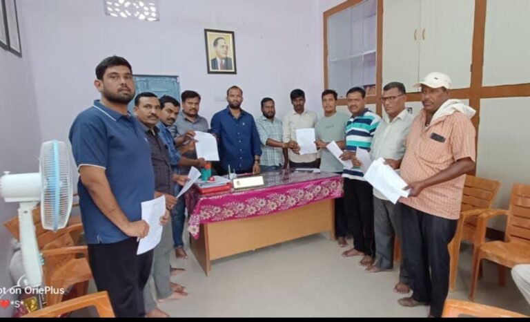 మాంస వ్యర్థాలపై తక్షణమే స్పందించిన సర్పంచ్ మామిడి రాజు..